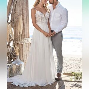 Elegant White Lace Bridal Gown